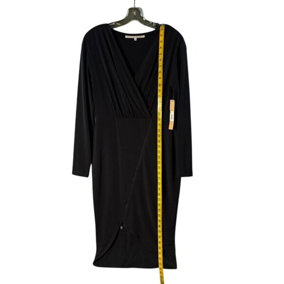 Black Long-Sleeve Wrap Dress With Front Zipper Detail - Picture 7 of 12